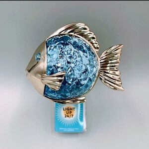 NWT* Bath & Body Works BLUE/SILVER FISH Nightlight Wallflower, Fragrance Plug
